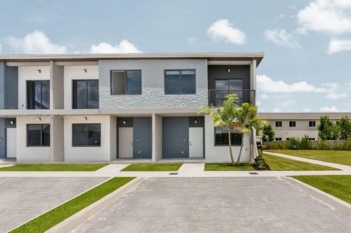 523 Nw 13th Ct, Florida City, FL, 33034-3488 | Card Image