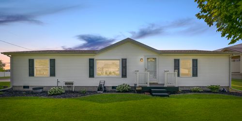 204 N Main St, Gifford, IL, 61847-9601 | Card Image