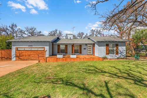 1313 W Sanford St, Arlington, TX, 76012-4624 | Card Image