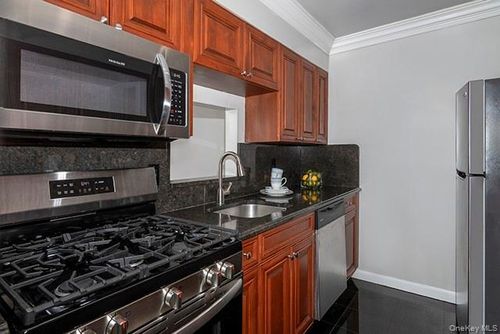 150-150 Lake Pointe Dr, Middle Island, NY, 11953 | Card Image