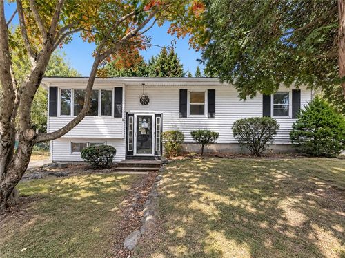 41 Beeckman Ave, Cranston, RI, 02920-4413 | Card Image