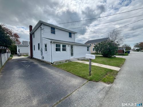 40 Portland Ave, Old Lyme, CT, 06371-2210 | Card Image