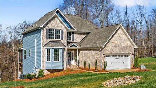 7619 Mary Ellen Ct, Greensboro, NC, 27409-9566 | Card Image