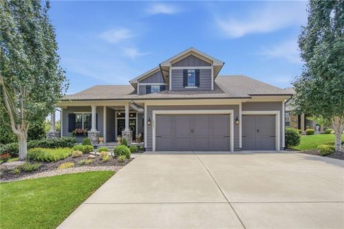 10501 W 160th St, Overland Park, KS, 66221-8550 | Card Image