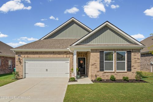 44 Harvest Dance Dr, Byhalia, MS, 38611-1129 | Card Image