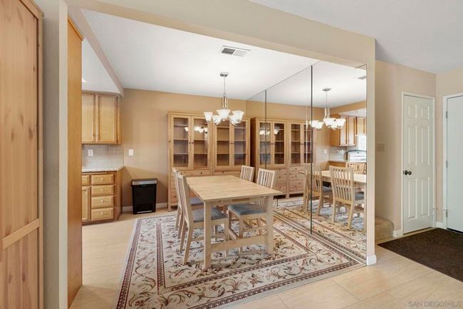 677 Summer View Cir, Townhouse with 2 bedrooms, 3 bathrooms and 2 parking in Encinitas CA | Image 17