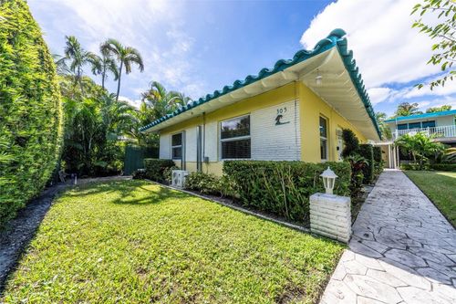 305 Hibiscus Ave, Pompano Beach, FL, 33062-5516 | Card Image