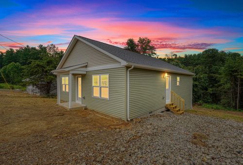 353 Elm St, New Straitsville, OH, 43766-3502 | Card Image