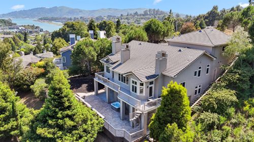 110 Monterey Dr, Tiburon, CA, 94920-2677 | Card Image