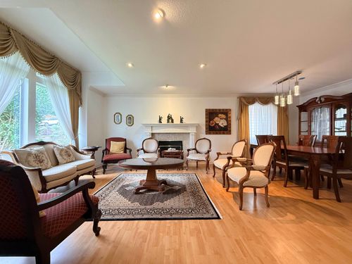 main-house-335 W 27th Street, North Vancouver, BC, V7N2H5 | Card Image