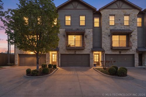 1333 41st Pl, Tulsa, OK, 74105-4035 | Card Image