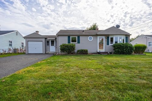 69 Daley St, Chicopee, MA, 01013-1917 | Card Image