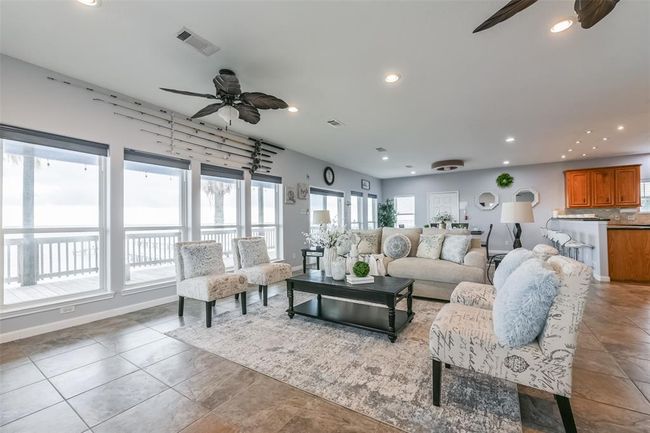 427 2 Nd St, House other with 3 bedrooms, 3 bathrooms and 1 parking in San Leon TX | Image 13