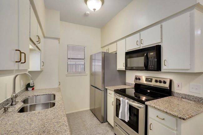 APT-103 - 106 E 30 Th St, Condo with 2 bedrooms, 2 bathrooms and 2 parking in Austin TX | Image 7