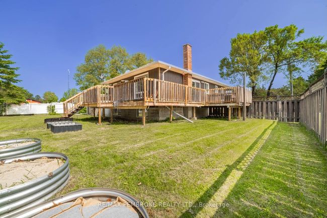 115 Mckee Rd, House other with 4 bedrooms, 4 bathrooms and 4 parking in Deep River ON | Image 32