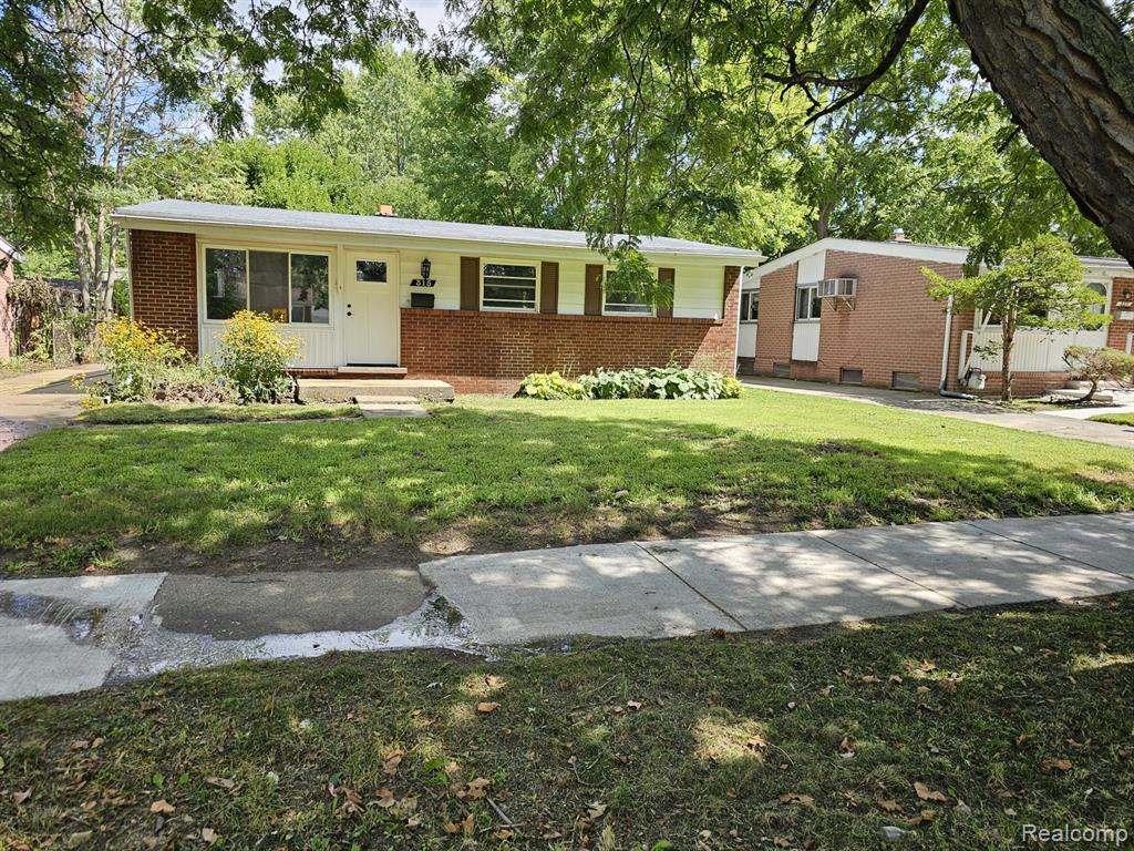 Bert Ln, Inkster, MI 48141