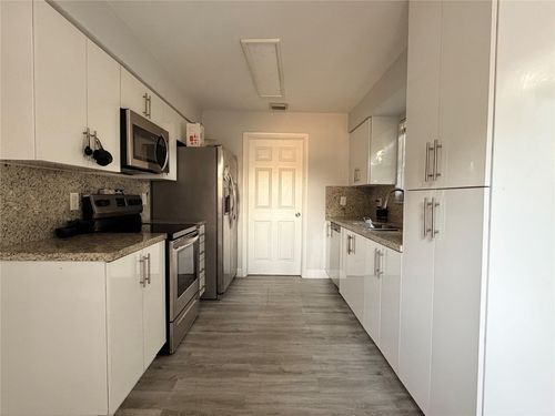 2950 Nw 20th St, Fort Lauderdale, FL, 33311-3206 | Card Image