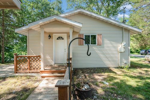 67100 Oxbow Dr, Constantine, MI, 49042-8726 | Card Image