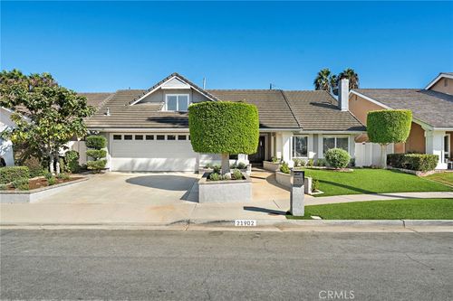 21902 Summerwind Ln, Huntington Beach, CA, 92646 | Card Image