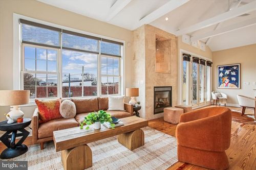 37 17th St Se, WASHINGTON, DC, 20003-1602 | Card Image