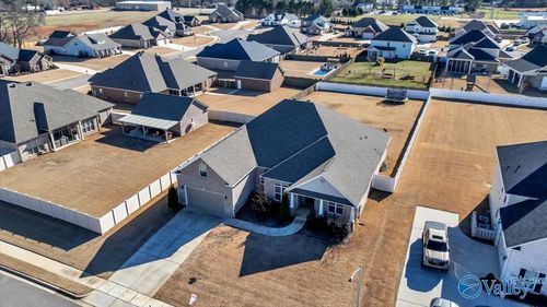 106 Shields Lake Dr, Huntsville, AL, 35811-8137 | Card Image