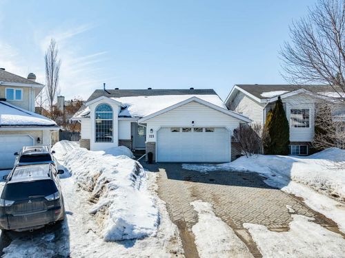 121 Castle Ridge Lane, Fort Mcmurray, AB, T9H3Y7 | Card Image