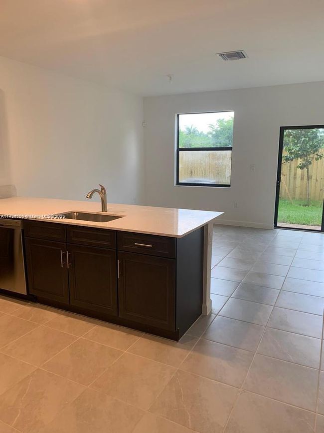 0 - 9981 Sw 228 Th Ter, Townhouse with 3 bedrooms, 3 bathrooms and null parking in Miami FL | Image 4