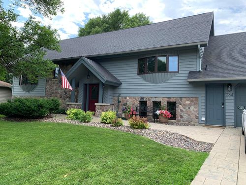 284 23rd St Se, Willmar, MN, 56201-3834 | Card Image