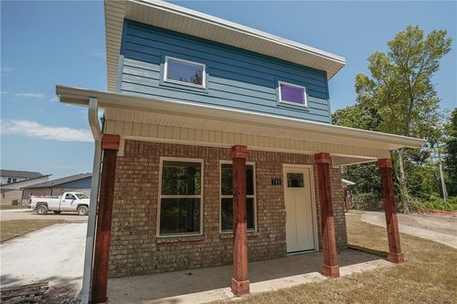 748 N Honey Locust Bnd, Fayetteville, AR, 72704-4072 | Card Image