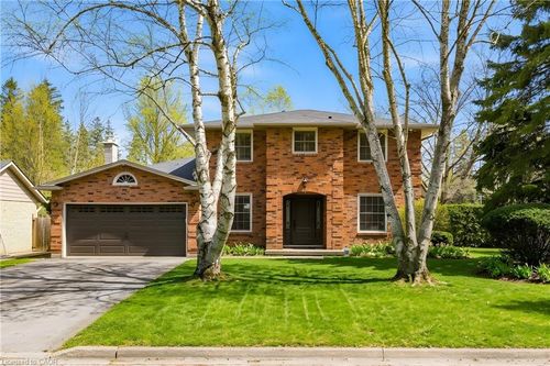 3 Postans Path, Ancaster, ON, L9G3P8 | Card Image