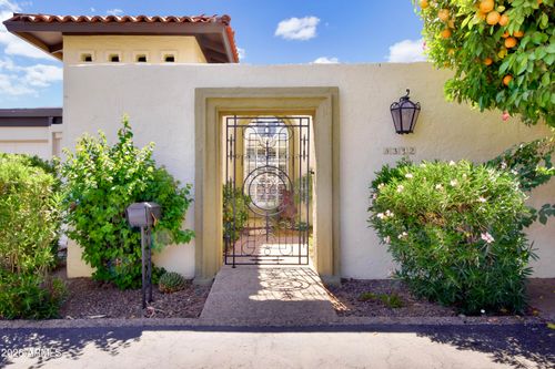 5332 N Questa Tierra Drive, Phoenix, AZ, 85012 | Card Image