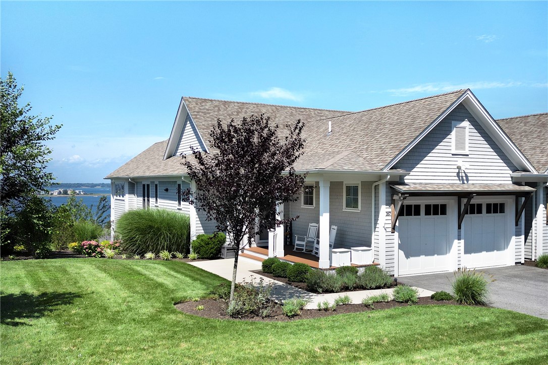 Leeshore Ln, Tiverton, RI 02878