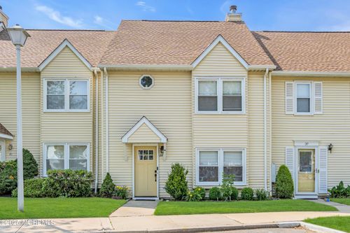 39 Colonial Ct, Jackson, NJ, 08527-2263 | Card Image