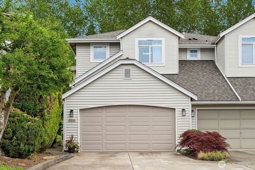 535 S 51st Ct, Renton, WA, 98055-6364 | Card Image