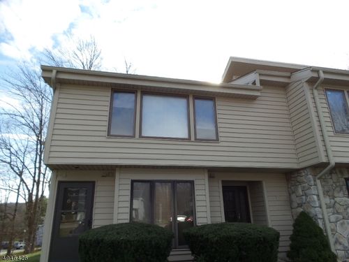 405 Mohegan Cir, Lafayette, NJ, 07848-4008 | Card Image