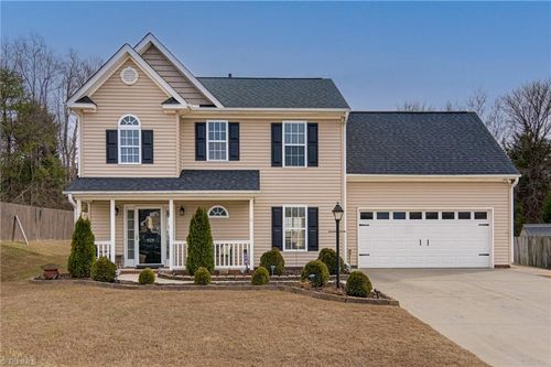 929 Big Creek Ct, High Point, NC, 27265-3173 | Card Image