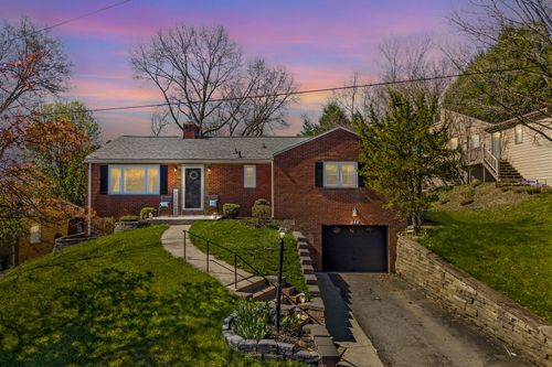 558 Rolling Green Drive, Bethel Park, PA, 15102 | Card Image