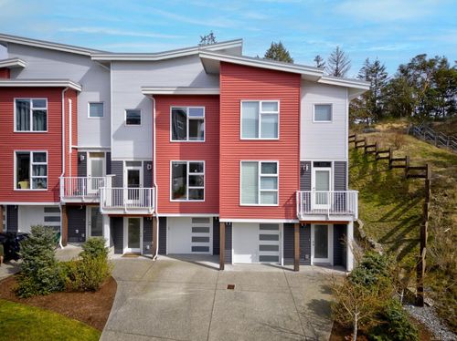 110-1800 Summerhill Pl, Nanaimo, BC, V9S0C7 | Card Image