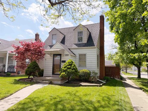 19904 Washtenaw St, Harper Woods, MI, 48225-2226 | Card Image