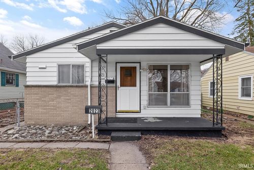 2023 Delaware St, Mishawaka, IN, 46544-4542 | Card Image