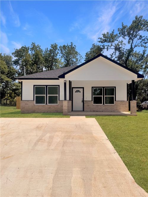 1317 New St, Hearne, TX, 77859-2050 | Card Image