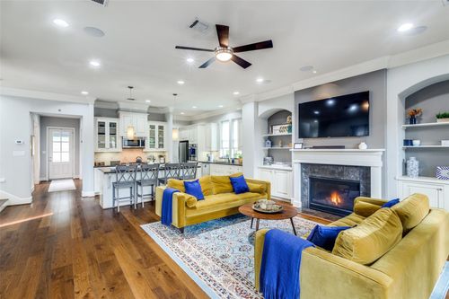 4535 Polk St, Houston, TX, 77023-1101 | Card Image