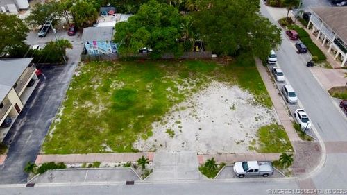 34 6th St, Stuart, FL, 34994-3012 | Card Image