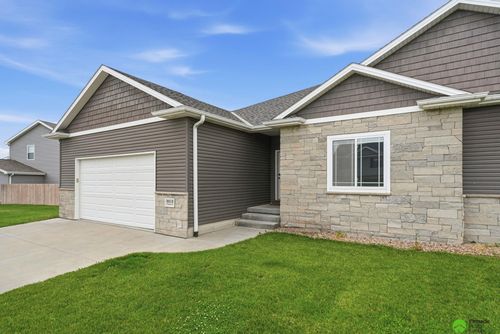 9515 Friedman St, Lincoln, NE, 68516-3523 | Card Image