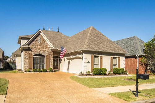 757 Southern Pride Dr, Collierville, TN, 38017-9428 | Card Image