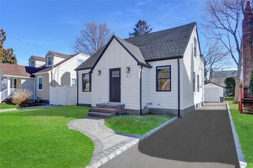 57 Remsen St, Elmont, NY, 11003-1132 | Card Image
