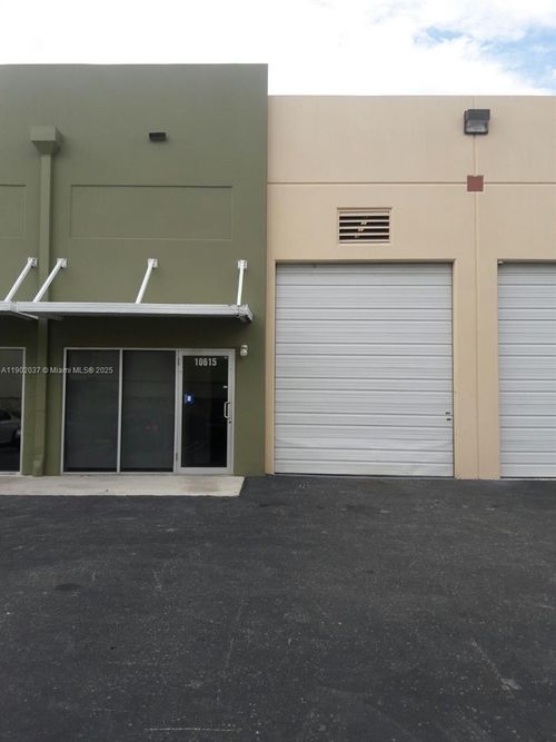 5-10601 Nw 122nd St, Medley, FL, 33178-3186 | Card Image