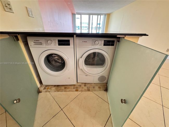 APT-2807 - 1370 S Ocean Blvd, Condo with 2 bedrooms, 2 bathrooms and null parking in Pompano Beach FL | Image 5