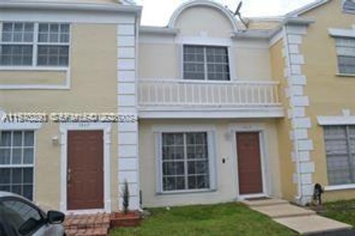 2864-2864 S Edgehill Ln, Hollywood, FL, 33026-3771 | Card Image