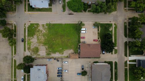 1606 Fairchild Ave., Manhattan, KS, 66502 | Card Image